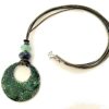 Collier avec médaillon diamètre 48 mm, couleurs : vert