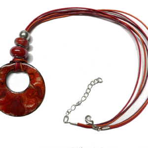 Collier avec médaillon diamètre 48 mm, couleurs : Rouge