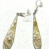 Sans titre Paire de boucle d'oreilles de 40 mm de long, grand fermoir sans nickel. Couleur beige