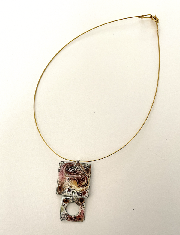 Collier avec médaillons carrés 30 et 20 mm, couleur : rose