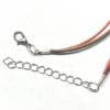 Collier avec médaillon diamètre 48 mm, couleurs : Brun-bordeaux- orange