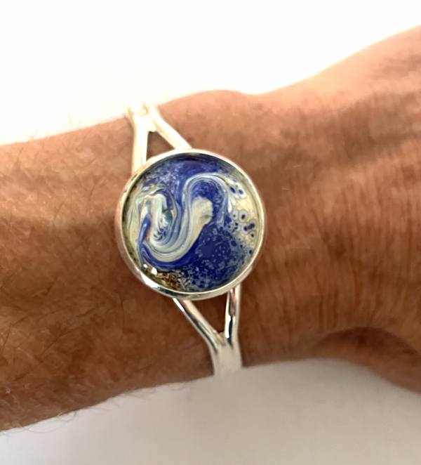 Sans titre 4 Bracelet réglable diamètre du médaillon 25 mm couleurs : bleu, modèle terre et mer