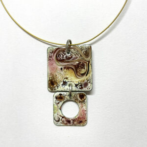 Collier avec médaillons carrés 30 et 20 mm, couleur : beige et bordeaux