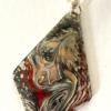 Paire de boucles d'oreilles triangle rouge et noir 35mm