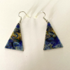 Paire de boucles d'oreilles bleu triangle, 30 mm avec grand fermoir sans nickel.