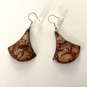 Paire de boucles d'oreilles losange bombées, 30 mm avec grand fermoir sans nickel.
